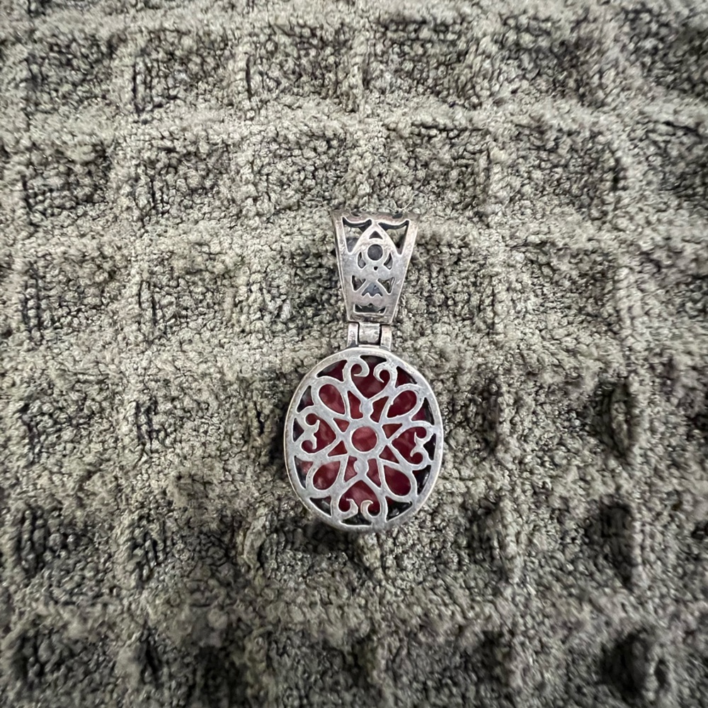 SILPADA Red Filigree Reversible Oval Pendant - Picture 2 of 4